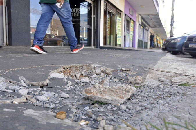 1_mj0602_18-46044688