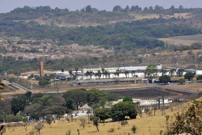 1_mj2109_94-40137897