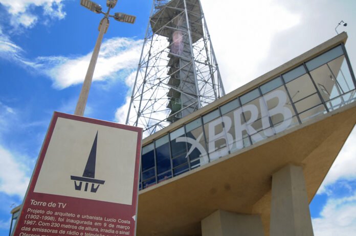 Torre-de-TV-Foto-Lucio-Bernardo-jr-4