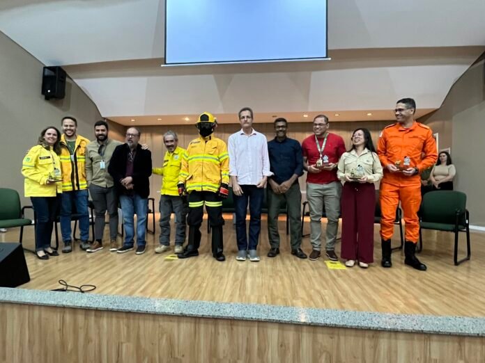 1º.8. Brasília Ambiental Brigada. Foto Divulgação Brasília Ambiental4