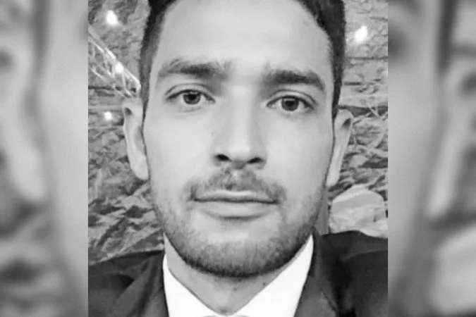 1_blurred-frame--12--62891101