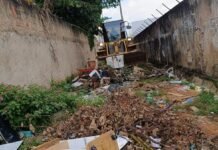 Limpeza de becos reforça combate ao descarte irregular em Ceilândia