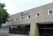 Adasa doa equipamentos de informática a escolas públicas do DF