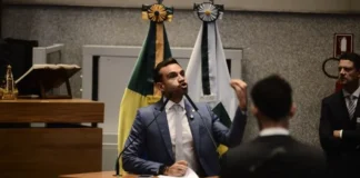 Fábio Félix aciona MP por risco ao patrimônio público em PL de socorro ao BRB