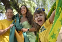 A torcida de novatos e veteranos pela Seleção Brasileira no Mundial