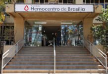 No Dia Mundial da Doença Falciforme, Hemocentro entrega carteirinhas de identificação a pacientes