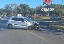 Motociclista fica ferido após acidente no Eixo Monumental