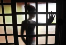 Homem é preso por produzir imagens de abuso sexual de crianças de 4 e 5 anos
