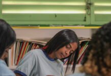 Estudantes da rede pública do DF superam atraso escolar com resiliência e apoio