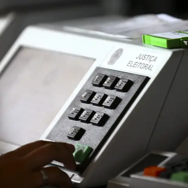 lacracao-urnas-eletronicas_mcamgo_abr_210920221818-11-620x620