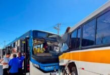 Colisão frontal entre dois ônibus deixa quatro feridos no Riacho Fundo II
