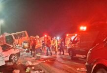 Colisão entre ônibus e carro deixa criança morta na BR-080, em Brazlândia