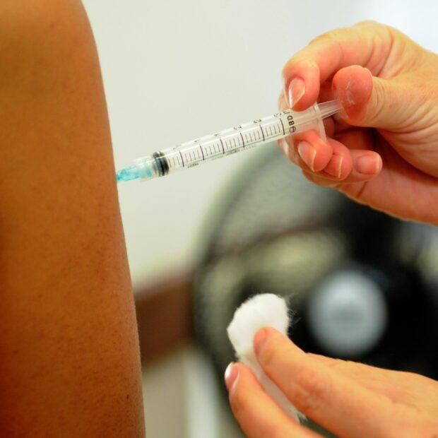 9.4.-Campanha-de-vacinacao-contra-influenza.-Foto-Pedro-Ventura-Agencia-Brasilia-620x620